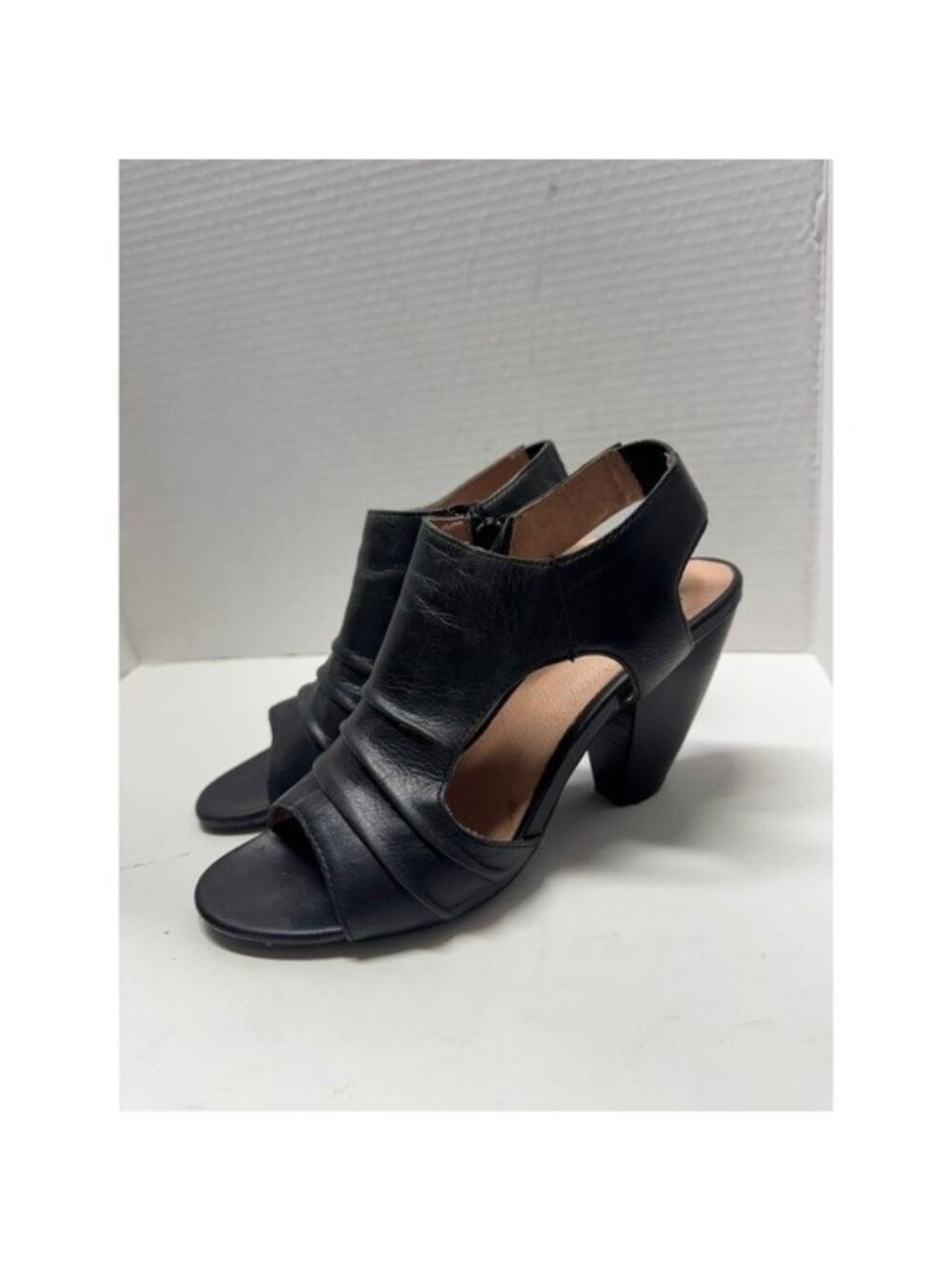 Miz Mooz Wales Black Leather Pleated Peep Toe Block Heel Sandals 7.5 38
